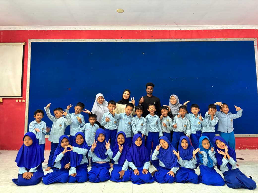 Mahasiswa Internasional UMP Perkuat Pembelajaran Bahasa Asing dan Karakter Siswa SD Budi Mulia Muhammadiyah Adiwerna
